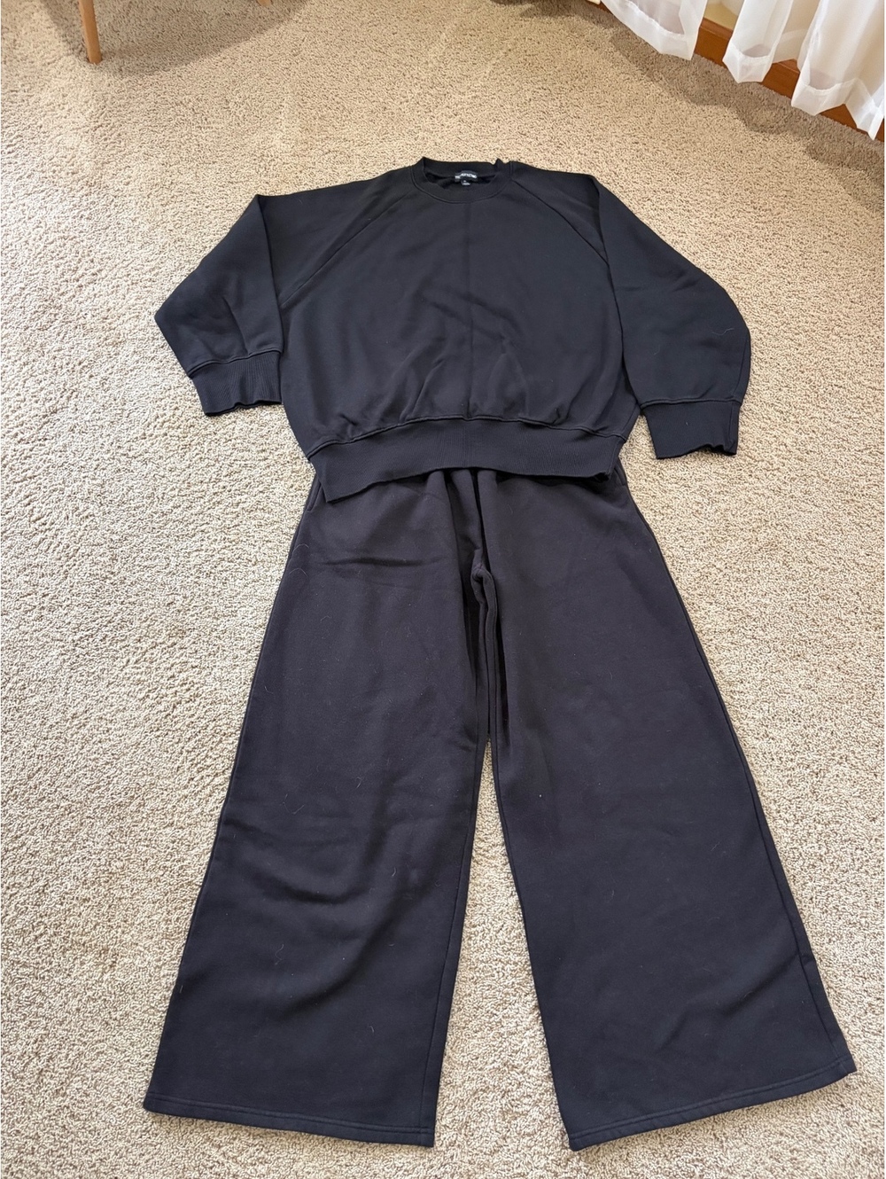 PrettyLittleThing Black 2-Pcs Loungewear Set Crewneck Wide Leg Sweatpants Small